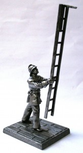Пожарный со штурмовой лестницей ― AGES